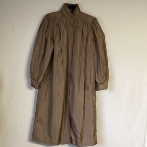 Vintage Rain Shedder Elegant Women’s Tan Long Light Weight Trench Coat Size 9/10